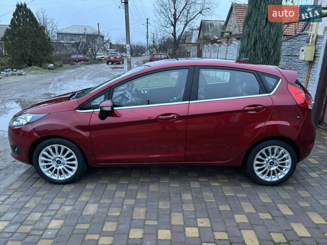 Червоний Форд Фієста, об'ємом двигуна 1.6 л та пробігом 104 тис. км за 7500 $, фото 2 на Automoto.ua