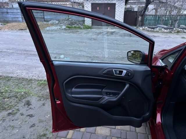 Червоний Форд Фієста, об'ємом двигуна 1.6 л та пробігом 104 тис. км за 7500 $, фото 11 на Automoto.ua