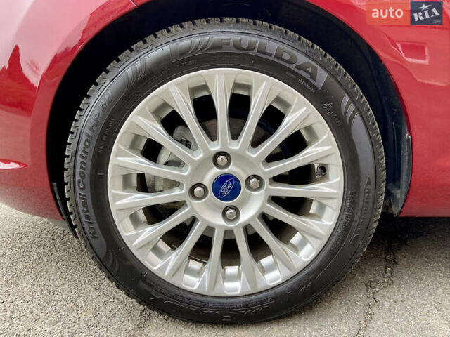 Червоний Форд Фієста, об'ємом двигуна 1.6 л та пробігом 7 тис. км за 9150 $, фото 102 на Automoto.ua