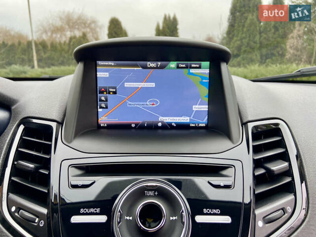 Червоний Форд Фієста, об'ємом двигуна 1.6 л та пробігом 7 тис. км за 9150 $, фото 74 на Automoto.ua