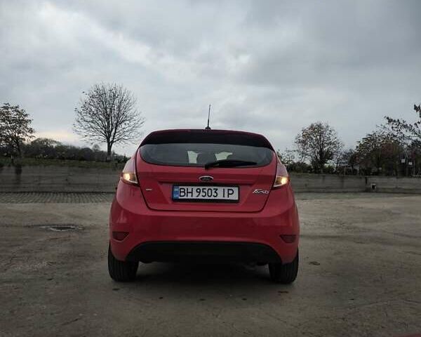 Красный Форд Фиеста, объемом двигателя 1.6 л и пробегом 204 тыс. км за 7500 $, фото 5 на Automoto.ua