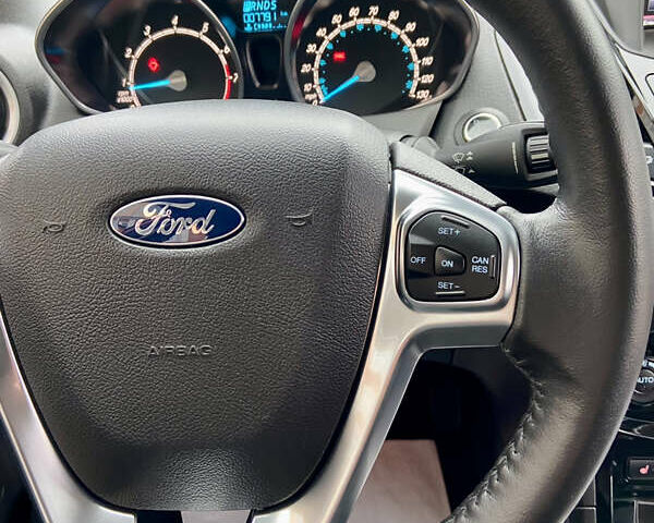 Червоний Форд Фієста, об'ємом двигуна 1.6 л та пробігом 7 тис. км за 9150 $, фото 64 на Automoto.ua