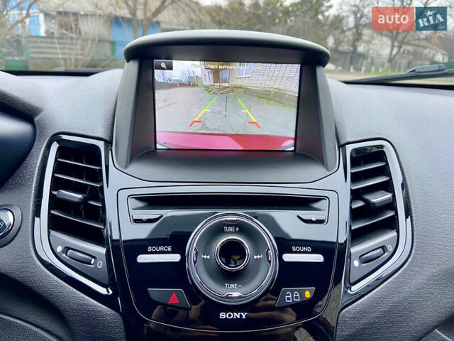 Червоний Форд Фієста, об'ємом двигуна 1.6 л та пробігом 7 тис. км за 9150 $, фото 79 на Automoto.ua