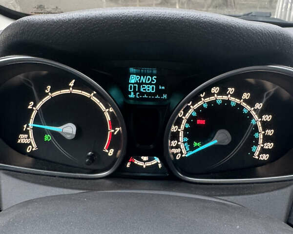 Красный Форд Фиеста, объемом двигателя 1.6 л и пробегом 71 тыс. км за 10400 $, фото 10 на Automoto.ua