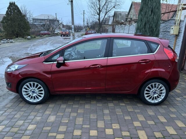 Червоний Форд Фієста, об'ємом двигуна 1.6 л та пробігом 104 тис. км за 7500 $, фото 1 на Automoto.ua
