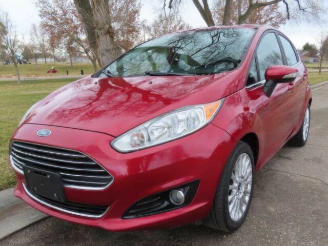 Червоний Форд Фієста, об'ємом двигуна 1.6 л та пробігом 77 тис. км за 4800 $, фото 2 на Automoto.ua