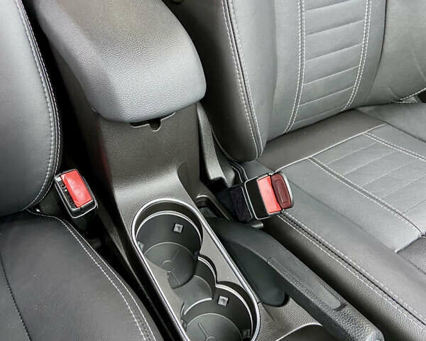 Червоний Форд Фієста, об'ємом двигуна 1.6 л та пробігом 7 тис. км за 9150 $, фото 68 на Automoto.ua