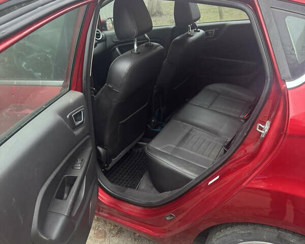 Красный Форд Фиеста, объемом двигателя 1.6 л и пробегом 71 тыс. км за 10400 $, фото 9 на Automoto.ua