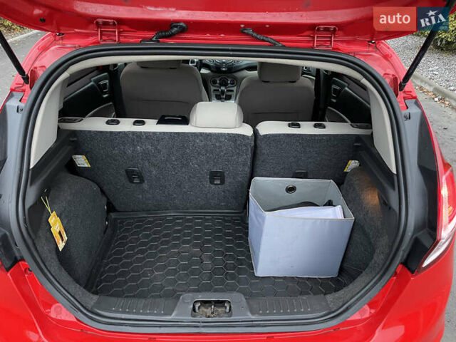 Красный Форд Фиеста, объемом двигателя 1.6 л и пробегом 127 тыс. км за 8000 $, фото 15 на Automoto.ua