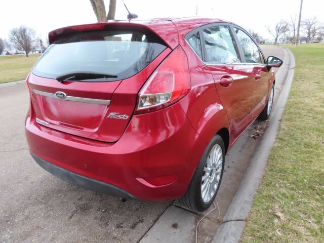 Червоний Форд Фієста, об'ємом двигуна 1.6 л та пробігом 77 тис. км за 4800 $, фото 6 на Automoto.ua