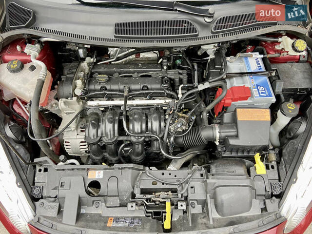 Червоний Форд Фієста, об'ємом двигуна 1.6 л та пробігом 7 тис. км за 9150 $, фото 99 на Automoto.ua