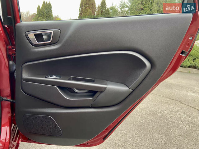 Червоний Форд Фієста, об'ємом двигуна 1.6 л та пробігом 7 тис. км за 9150 $, фото 51 на Automoto.ua