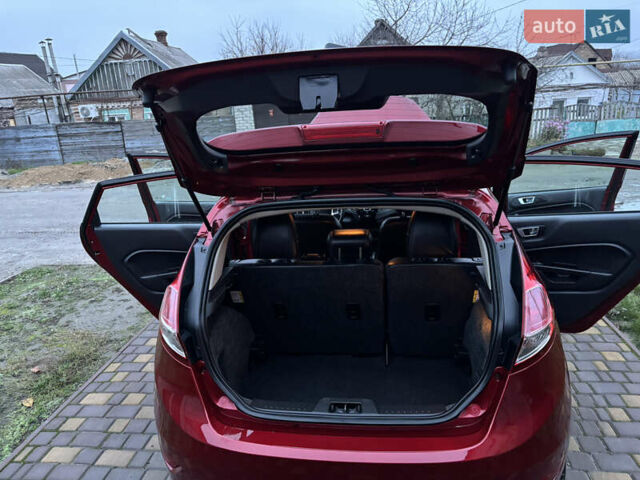 Червоний Форд Фієста, об'ємом двигуна 1.6 л та пробігом 104 тис. км за 7500 $, фото 17 на Automoto.ua
