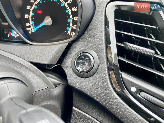 Червоний Форд Фієста, об'ємом двигуна 1.6 л та пробігом 7 тис. км за 9150 $, фото 70 на Automoto.ua