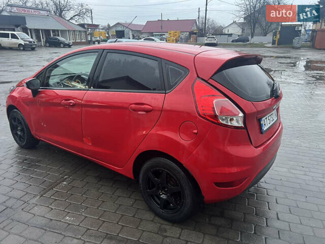 Красный Форд Фиеста, объемом двигателя 1.24 л и пробегом 200 тыс. км за 3500 $, фото 3 на Automoto.ua