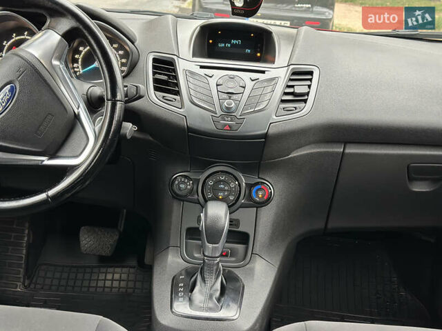 Красный Форд Фиеста, объемом двигателя 1 л и пробегом 70 тыс. км за 8500 $, фото 24 на Automoto.ua