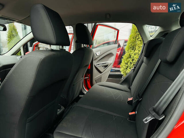 Красный Форд Фиеста, объемом двигателя 1 л и пробегом 56 тыс. км за 8800 $, фото 15 на Automoto.ua