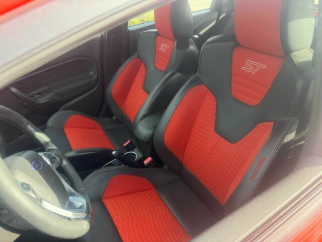 Красный Форд Фиеста, объемом двигателя 1.6 л и пробегом 70 тыс. км за 4000 $, фото 8 на Automoto.ua