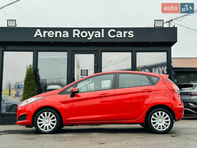 Красный Форд Фиеста, объемом двигателя 1 л и пробегом 56 тыс. км за 8800 $, фото 4 на Automoto.ua
