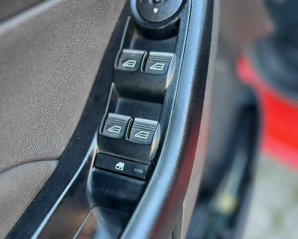 Форд Фієста 2016 у Снятине на Automoto.ua Червоний Форд Фієста, об'ємом двигуна 1.25 л та пробігом 200 тис. км за 3650 $, фото 15 на Automoto.ua