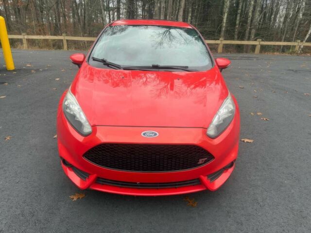 Красный Форд Фиеста, объемом двигателя 1.6 л и пробегом 70 тыс. км за 4000 $, фото 1 на Automoto.ua