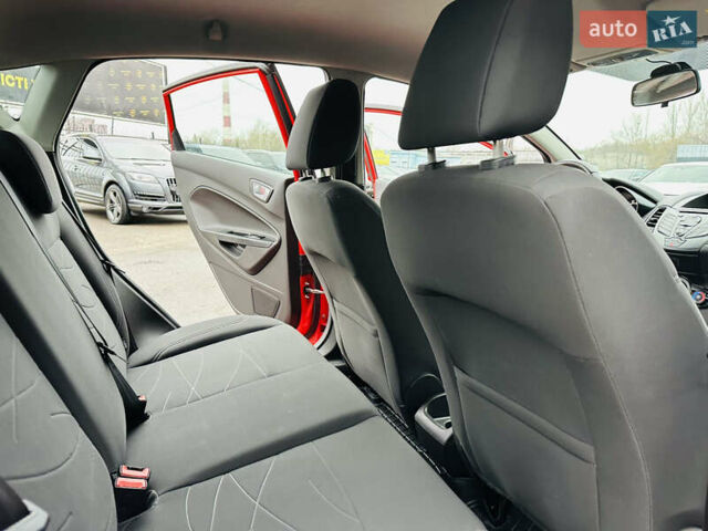 Красный Форд Фиеста, объемом двигателя 1 л и пробегом 56 тыс. км за 8800 $, фото 17 на Automoto.ua