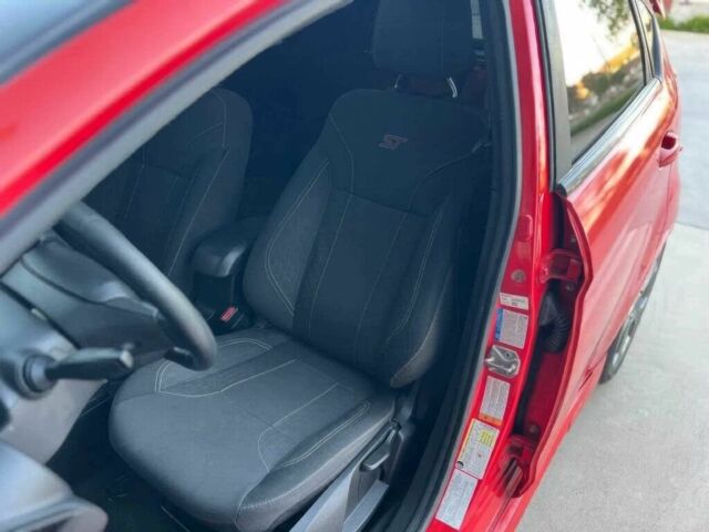 Червоний Форд Фієста, об'ємом двигуна 1.6 л та пробігом 71 тис. км за 4900 $, фото 9 на Automoto.ua