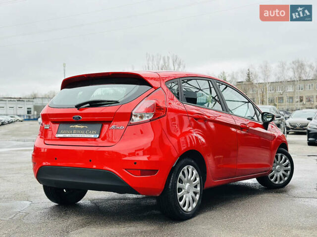 Красный Форд Фиеста, объемом двигателя 1 л и пробегом 56 тыс. км за 8800 $, фото 1 на Automoto.ua