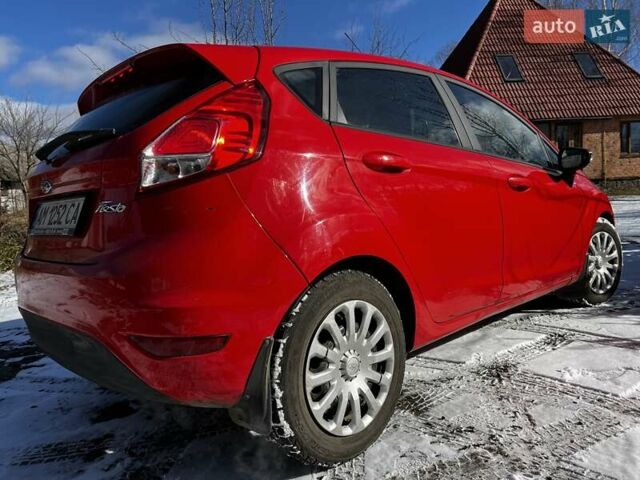 Красный Форд Фиеста, объемом двигателя 1.3 л и пробегом 115 тыс. км за 7500 $, фото 3 на Automoto.ua