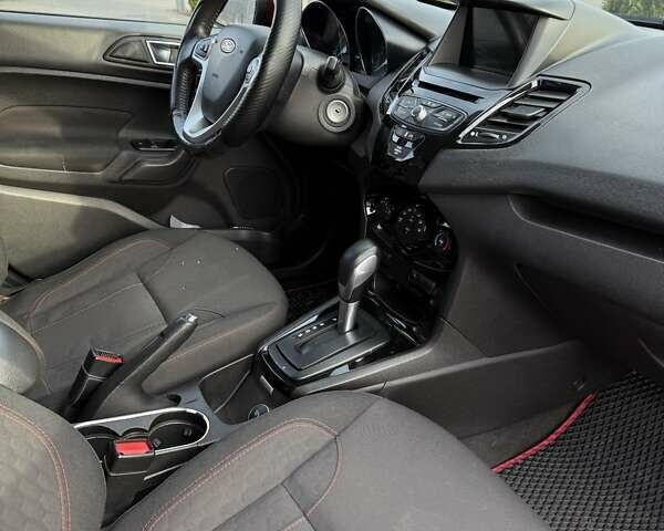 Красный Форд Фиеста, объемом двигателя 1.6 л и пробегом 238 тыс. км за 7700 $, фото 13 на Automoto.ua