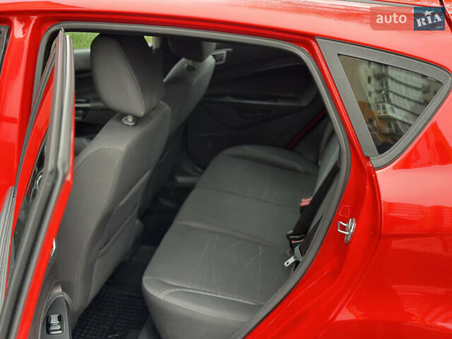 Красный Форд Фиеста, объемом двигателя 1 л и пробегом 70 тыс. км за 8500 $, фото 17 на Automoto.ua