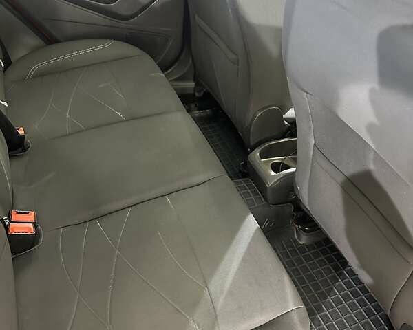 Красный Форд Фиеста, объемом двигателя 1 л и пробегом 65 тыс. км за 9400 $, фото 10 на Automoto.ua