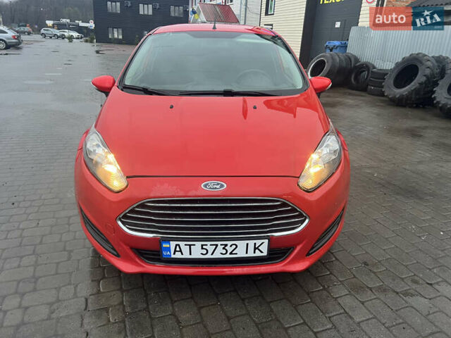 Красный Форд Фиеста, объемом двигателя 1.24 л и пробегом 200 тыс. км за 3500 $, фото 1 на Automoto.ua