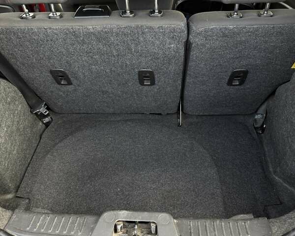 Красный Форд Фиеста, объемом двигателя 1.6 л и пробегом 238 тыс. км за 7700 $, фото 21 на Automoto.ua