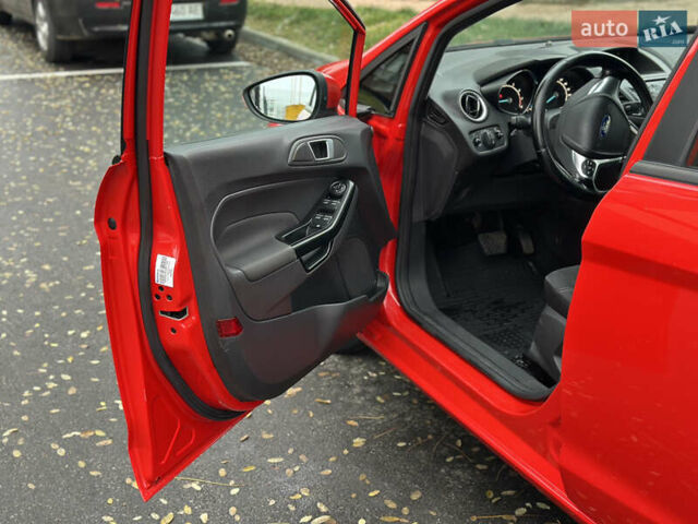 Красный Форд Фиеста, объемом двигателя 1 л и пробегом 70 тыс. км за 8500 $, фото 15 на Automoto.ua