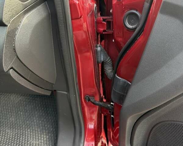 Красный Форд Фиеста, объемом двигателя 1.6 л и пробегом 238 тыс. км за 7700 $, фото 11 на Automoto.ua