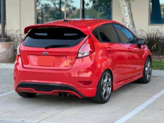 Червоний Форд Фієста, об'ємом двигуна 1.6 л та пробігом 71 тис. км за 4900 $, фото 6 на Automoto.ua
