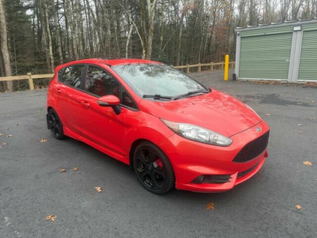 Красный Форд Фиеста, объемом двигателя 1.6 л и пробегом 70 тыс. км за 4000 $, фото 7 на Automoto.ua