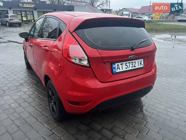 Красный Форд Фиеста, объемом двигателя 1.24 л и пробегом 200 тыс. км за 3500 $, фото 4 на Automoto.ua