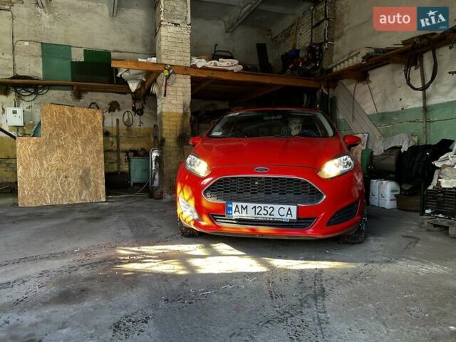 Красный Форд Фиеста, объемом двигателя 1.3 л и пробегом 115 тыс. км за 7500 $, фото 6 на Automoto.ua