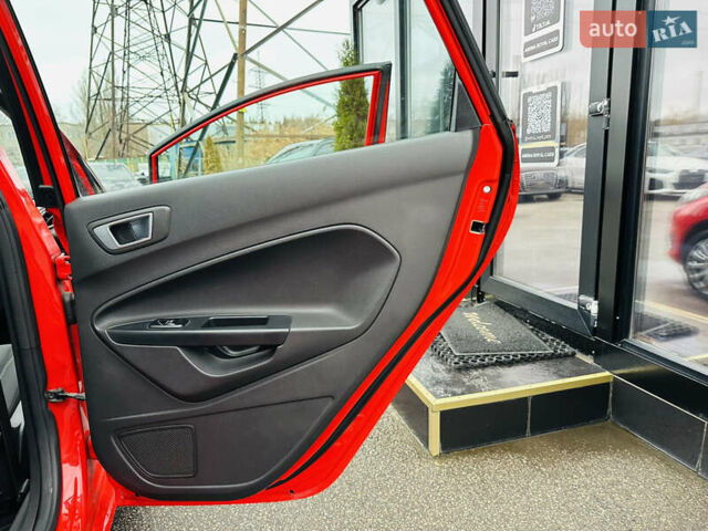 Красный Форд Фиеста, объемом двигателя 1 л и пробегом 56 тыс. км за 8800 $, фото 21 на Automoto.ua