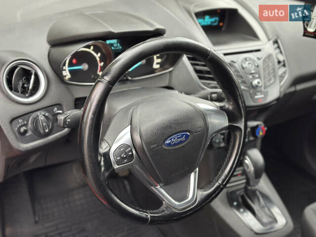 Красный Форд Фиеста, объемом двигателя 1 л и пробегом 70 тыс. км за 8500 $, фото 26 на Automoto.ua