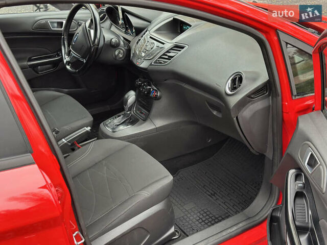 Красный Форд Фиеста, объемом двигателя 1 л и пробегом 70 тыс. км за 8500 $, фото 23 на Automoto.ua