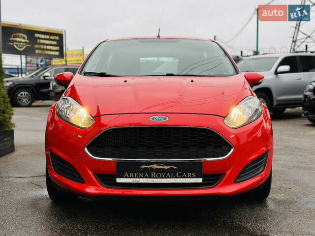Красный Форд Фиеста, объемом двигателя 1 л и пробегом 56 тыс. км за 8800 $, фото 6 на Automoto.ua