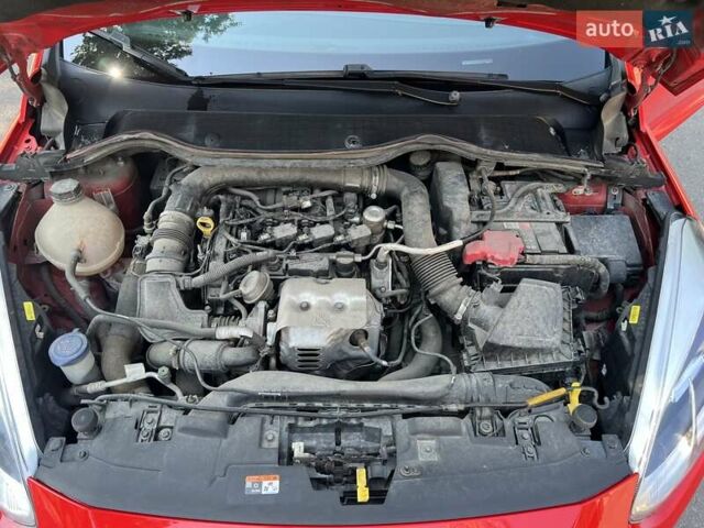 Форд Фиеста 2017 в Тернополе на Automoto.ua Красный Форд Фиеста, объемом двигателя 1 л и пробегом 113 тыс. км за 10300 $, фото 60 на Automoto.ua