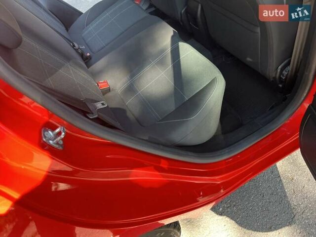 Форд Фиеста 2017 в Тернополе на Automoto.ua Красный Форд Фиеста, объемом двигателя 1 л и пробегом 113 тыс. км за 10300 $, фото 49 на Automoto.ua
