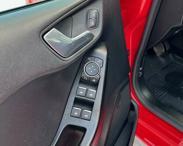 Форд Фиеста 2017 в Тернополе на Automoto.ua Красный Форд Фиеста, объемом двигателя 1 л и пробегом 113 тыс. км за 10300 $, фото 3 на Automoto.ua