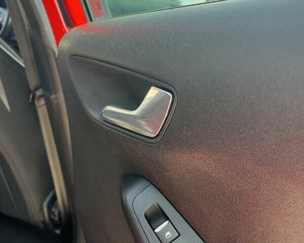 Форд Фиеста 2017 в Тернополе на Automoto.ua Красный Форд Фиеста, объемом двигателя 1 л и пробегом 113 тыс. км за 10300 $, фото 48 на Automoto.ua