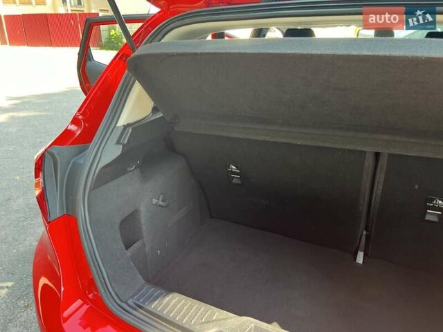 Форд Фиеста 2017 в Тернополе на Automoto.ua Красный Форд Фиеста, объемом двигателя 1 л и пробегом 113 тыс. км за 10300 $, фото 41 на Automoto.ua