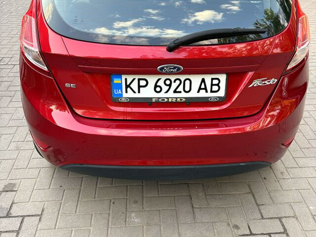 Червоний Форд Фієста, об'ємом двигуна 1.6 л та пробігом 113 тис. км за 9000 $, фото 4 на Automoto.ua